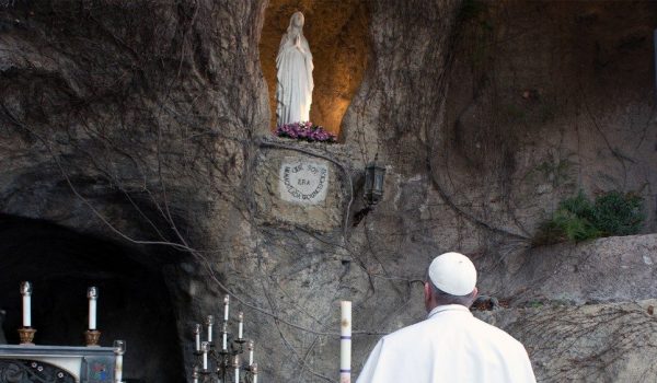 Papa rezará o Terço na conclusão do mês mariano pedindo consolação de Nossa Senhora para enfrentar a pandemia