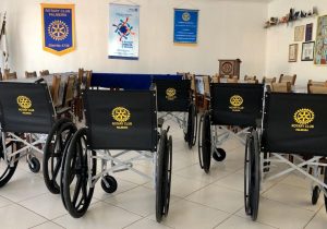 Rotary Club de Palmeira inaugura Banco Ortopédico