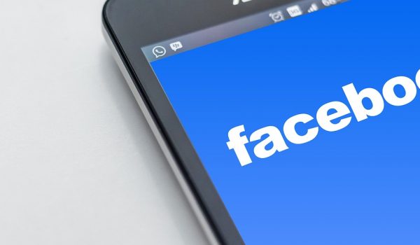 Pesquisa aponta que Facebook é a maior plataforma de difusão de notícias falsas