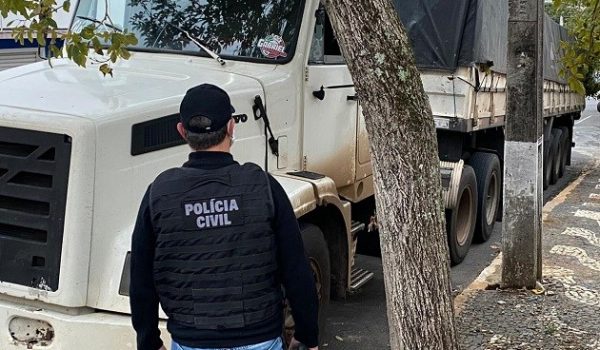 Polícia Civil recupera em Palmeira carga de soja furtada em Mato Grosso do Sul