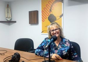 Doutora Carmen Noemia Gassner explica sobre Iridologia e Terapia Floral com Tecnologia Quantum Health