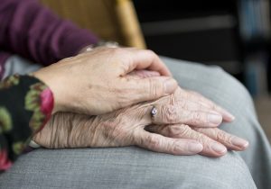 Cartórios passam a monitorar violência patrimonial contra idosos