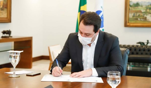 Governador sanciona lei que prevê parcelamento do IPVA