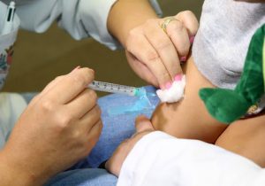 Município continua vacinação contra gripe para gestantes e 2ª dose para crianças