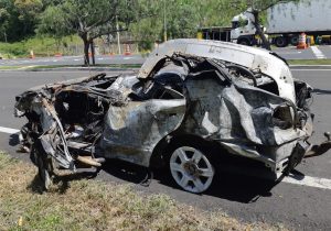 PRF atende acidente com vítimas e incêndio de automóvel em Palmeira