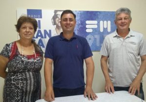 Concorrentes à Prefeitura de Palmeira são entrevistados pela Rádio Ipiranga