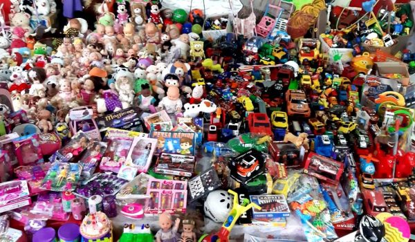 Mais de 1500 brinquedos foram doados para a Amas