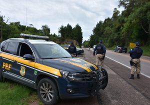 PRF de Ponta Grossa recupera caminhão roubado em Porto Amazonas