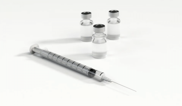 Procon-PR alerta sobre vacina falsificada para combater a Covid-19