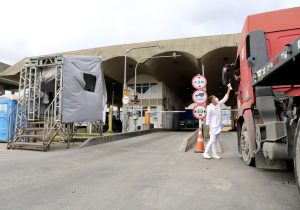 Porto de Paranaguá pede colaboração dos caminhoneiros para enfrentar a Covid-19