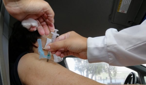 Município divulga que 3.615 doses de vacina contra a Covid-19 foram aplicadas em idosos e profissionais da saúde em Palmeira
