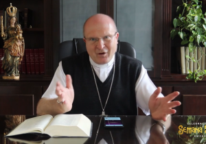 Em vídeo, Dom Peruzzo convida fiéis a celebrarem a Semana Santa em casa