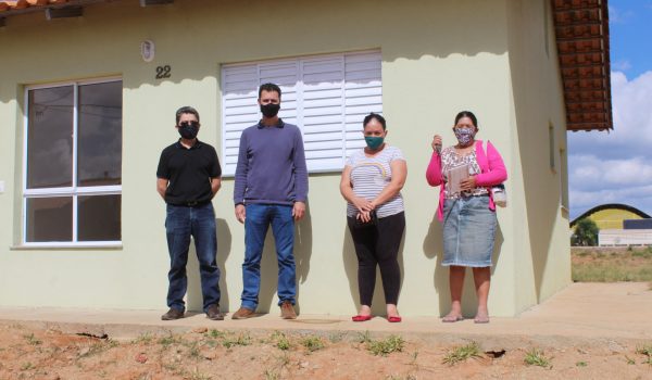 Famílias começam a receber chaves das residências do loteamento Sol Nascente 