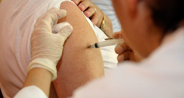 SMS informa faixa etária que está recebendo a vacina contra Covid-19