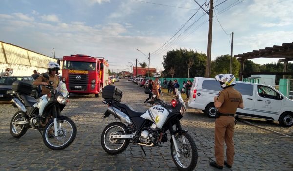 Companheiros de fardas e familiares se despedem do Cabo Santos