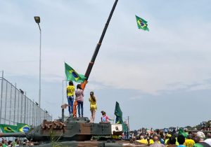 Munícipes realizam carreata no feriado de 7 de setembro