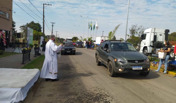 Festa dos Motoristas em louvor a São Cristóvão reuniu cerca de 1.500 veículos