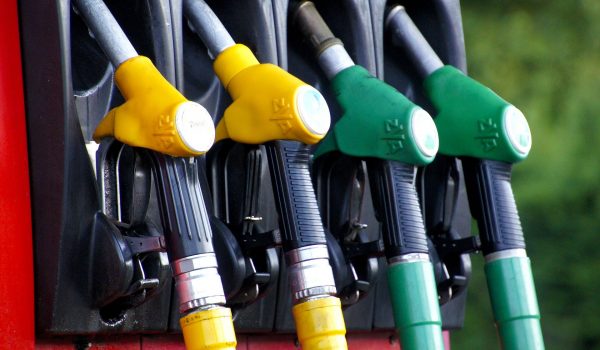 Preços de gasolina e diesel aumentam nas refinarias a partir desta terça-feira (26)