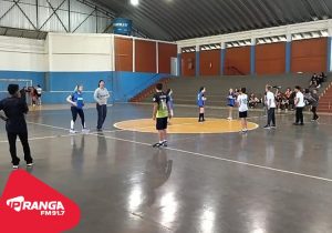 Adolescentes de 10 à 17 anos podem praticar Handebol em Palmeira 