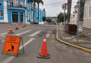 Trecho da XV de Novembro está interditado para trabalhos no local