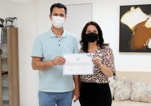 Prefeitura firma contrato do programa ’Palmeira Juro Zero’