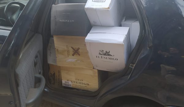 PRF apreende grande quantidade de garrafas de vinho contrabandeado em Palmeira