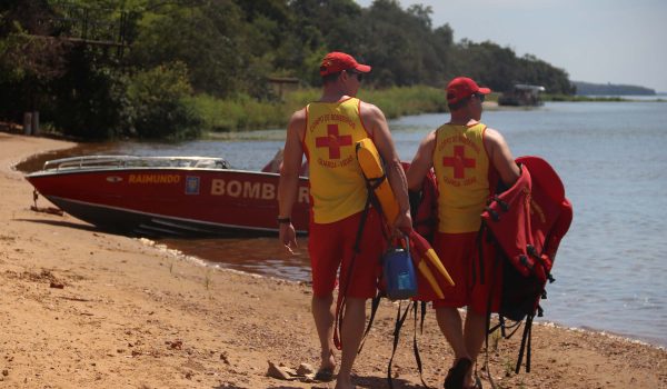 Procurados em dias quentes, rios também oferecem riscos, alerta Corpo de Bombeiros