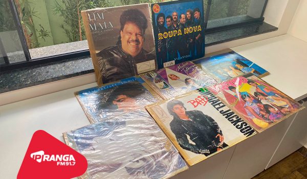 Parte do acervo de discos da Rádio Ipiranga estarão à venda no bazar da Paróquia