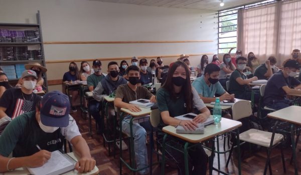 Colégio Agrícola inicia as aulas com mais de 300 alunos internos