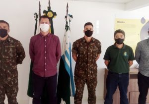 Instrutores da Escola de Aperfeiçoamento de Oficiais do Exército visitam Palmeira
