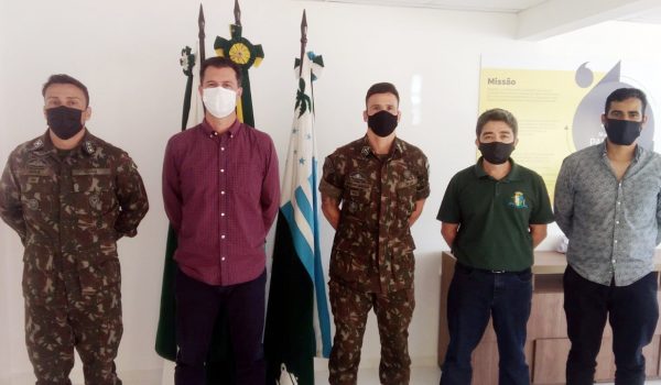 Instrutores da Escola de Aperfeiçoamento de Oficiais do Exército visitam Palmeira