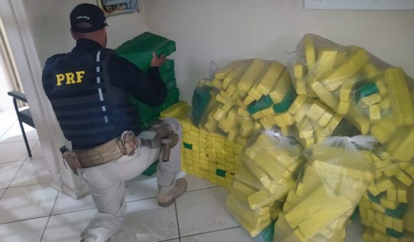 PRF apreende quase 300 quilos de maconha em Porto Amazonas