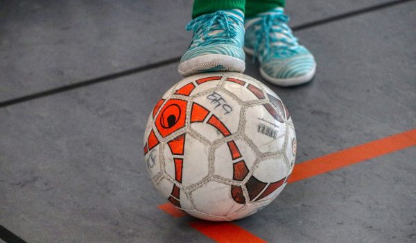 Três jogos do Campeonato de Futsal Feminino acontecem nesse domingo (13)