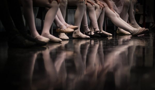 No Dia Internacional da Dança professora de balé fala sobre a importância da dança na vida das pessoas