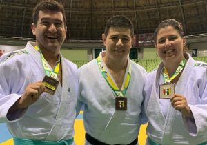 Palmeirenses são campeões no Paranaense Sênior 2022 de Judô