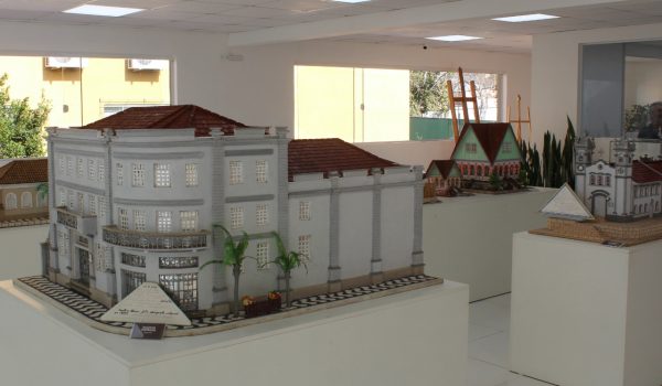 Exposição “Palmeira em Minúcias: A Obra de Alceu de Araújo Freitas” está aberta ao público na Central de Atendimento ao Cidadão