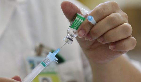 Vacinação contra Covid-19 continua em Palmeira nesta quinta-feira (25)