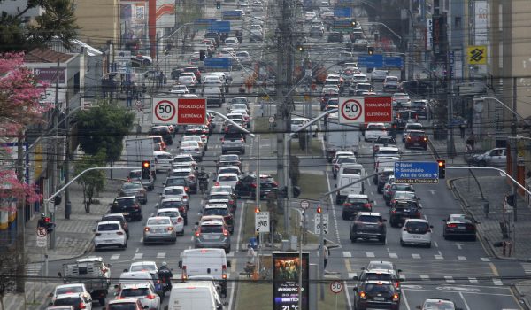 Prazo para pagamento do licenciamento das placas com final 6, 7 e 8 termina em outubro