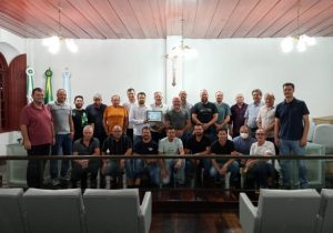 Cooperativa dos Motoristas Autônomos de Palmeira recebe moção de aplausos da Câmara Municipal