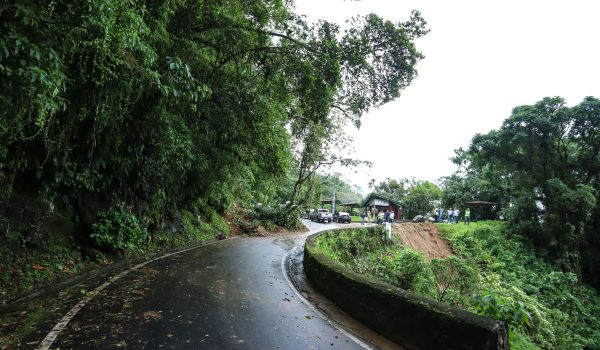 Estrada da Graciosa permanece bloqueada; DER/PR monitora área afetada pelas chuvas