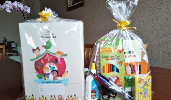 Início do ano letivo na rede municipal foi marcado pela entrega de kits escolares