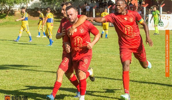 Com gols de pênaltis, Ypiranga vence e segue na busca do título da Taça Paraná