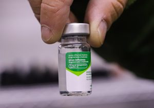Paraná antecipa vacinação contra a gripe e campanha começa na próxima terça-feira (28)