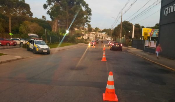 Polícia Militar apreende veículo durante blitz nesta quinta-feira (23)