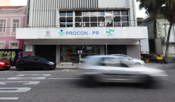 Procon Paraná alerta sobre novo golpe do falso presente de Páscoa