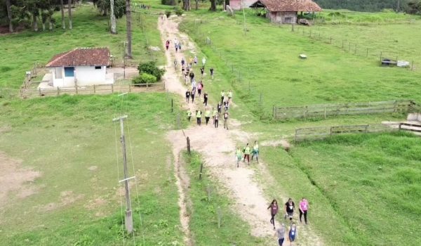 III Caminhada na Natureza destina 500 kg de alimentos não perecíveis para ASIC