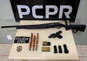 Polícia Civil de Palmeira apreende armas e munições em cumprimento de Mandado de Busca e Apreensão