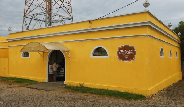 Mercado Municipal é reinaugurado junto a lançamento do projeto 'Saudável Sabor'