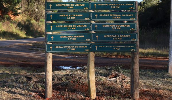 Placas de sinalização turística são instaladas em Vieiras e Campestre de Vieiras