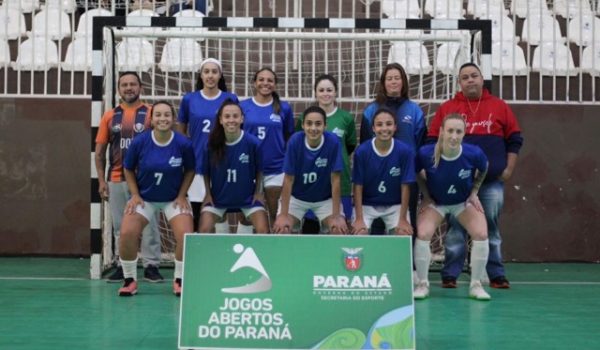 Atleta de Palmeira é campeã de futsal feminino de Ponta Grossa nos Jogos Abertos do Paraná